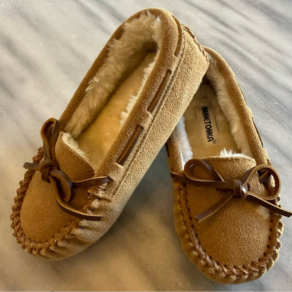 Minnetonka Kids Brown Moccasins with Bow